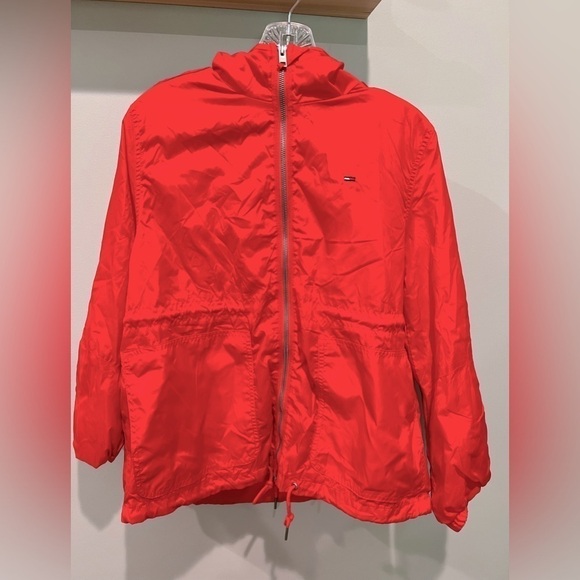 Tommy Hilfiger Jackets & Blazers - Tommy Hilfiger Wind Breaker/Rain coat. Women’s size medium